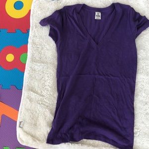 2 tee shirts
